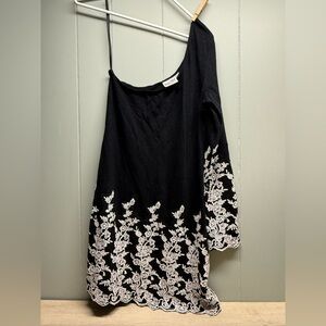 Elegant Black One Shoulder Midi Dress with White Floral Embroidery